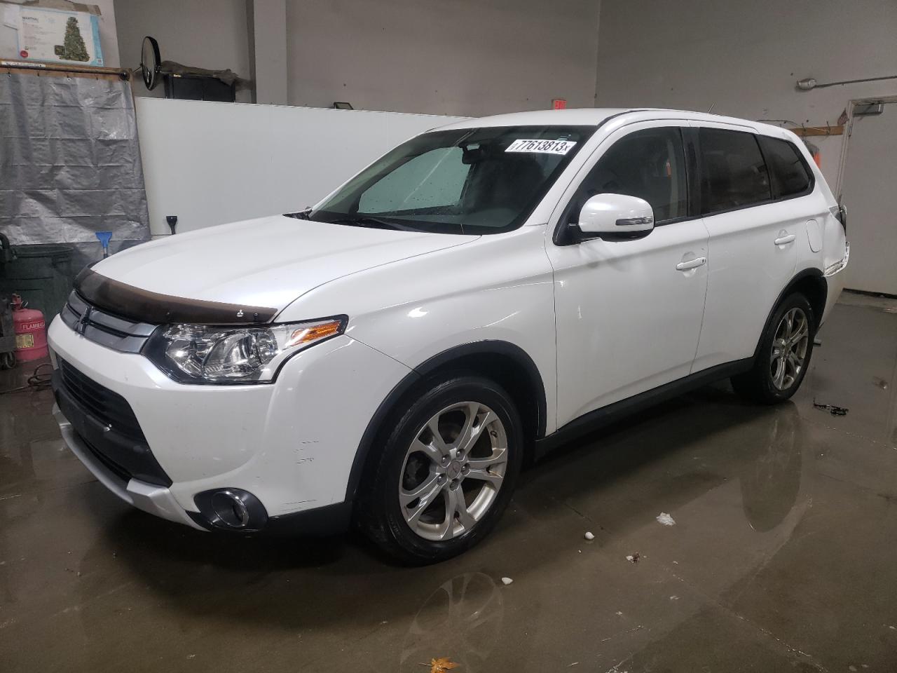 2015 MITSUBISHI OUTLANDER SE