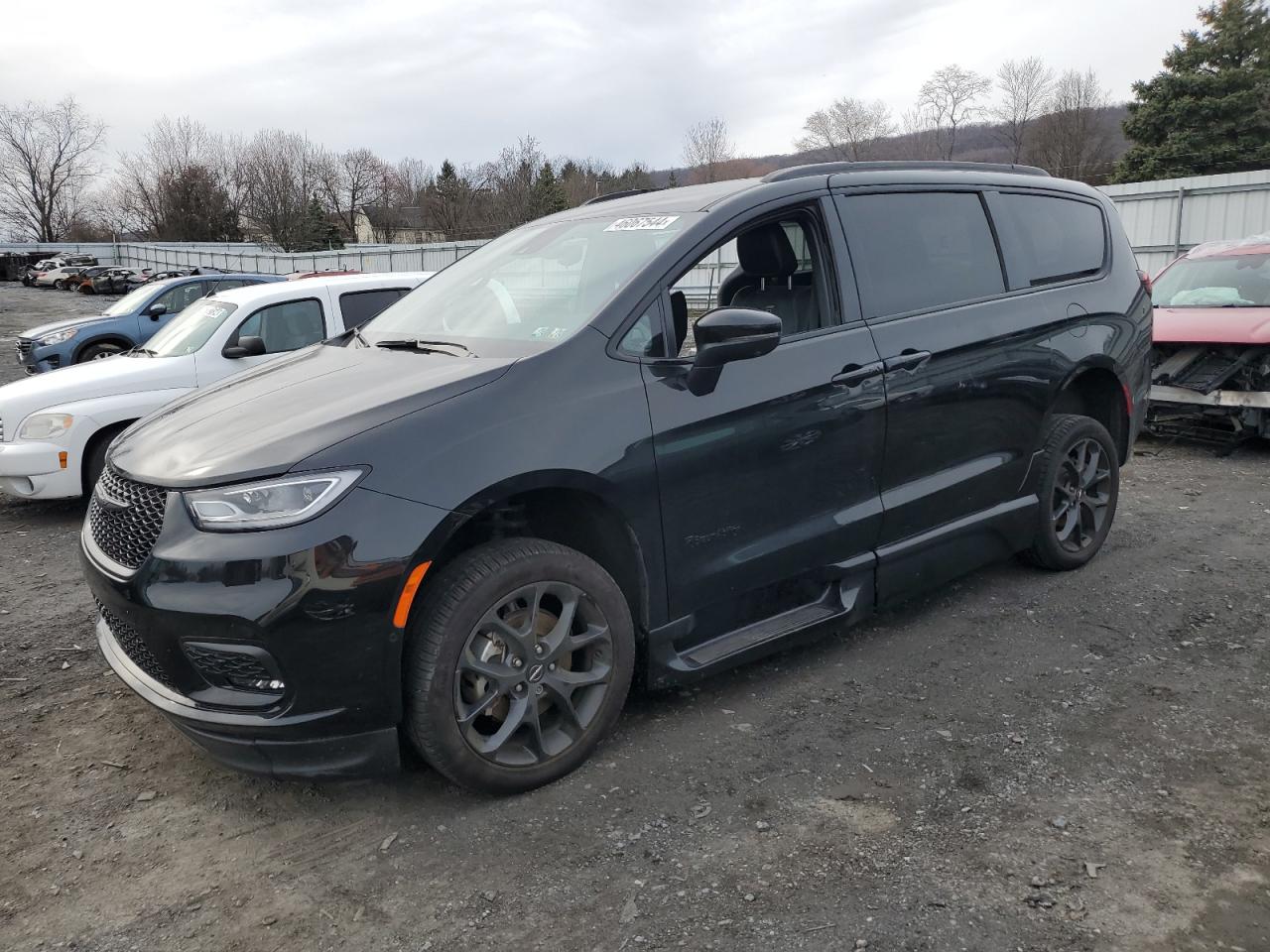 2023 CHRYSLER PACIFICA TOURING L