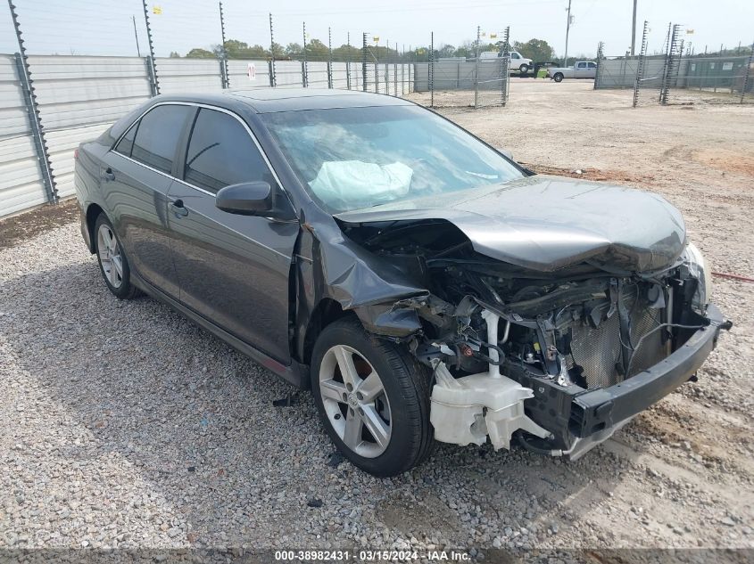 2014 TOYOTA CAMRY SE