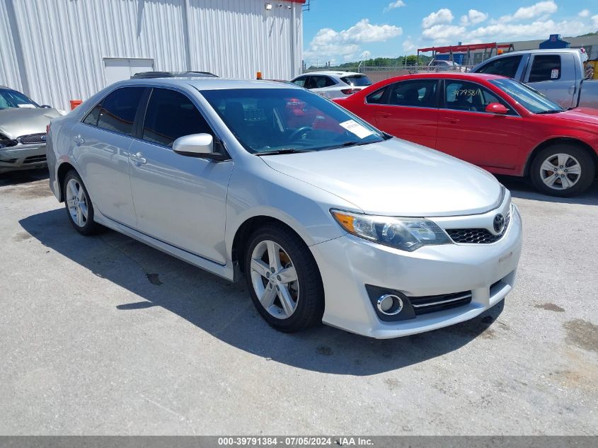 2014 TOYOTA CAMRY SE