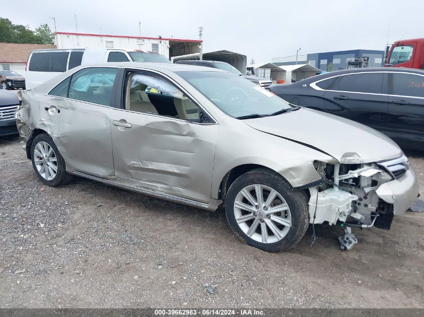 2014 TOYOTA CAMRY XLE