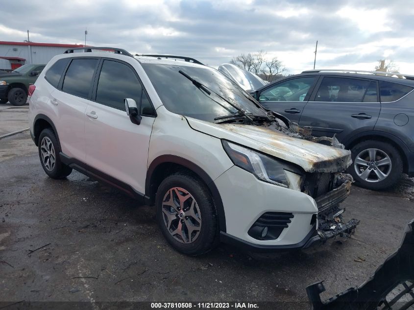 2023 SUBARU FORESTER PREMIUM