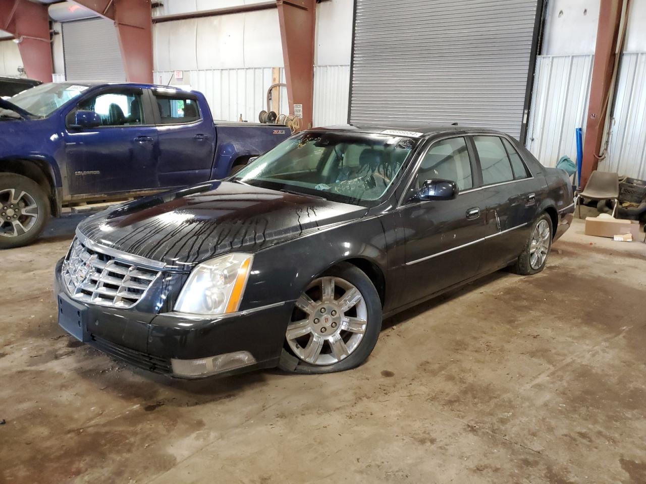 2011 CADILLAC DTS PLATINUM