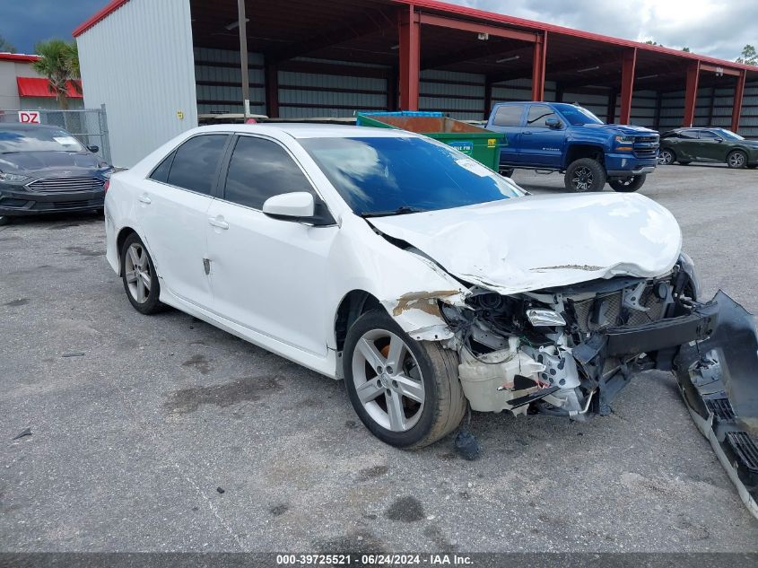 2014 TOYOTA CAMRY SE