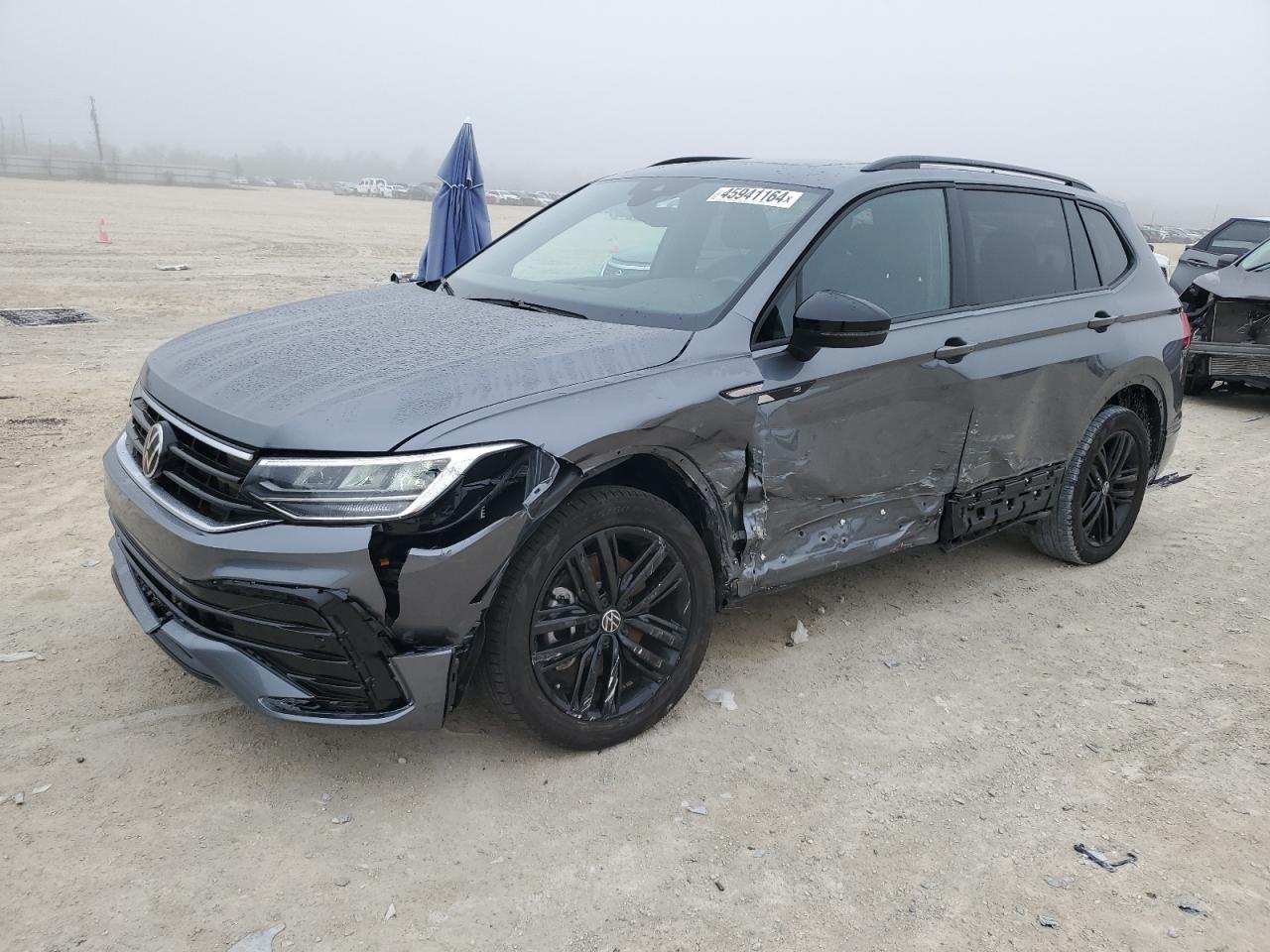 2022 VOLKSWAGEN TIGUAN SE R-LINE BLACK