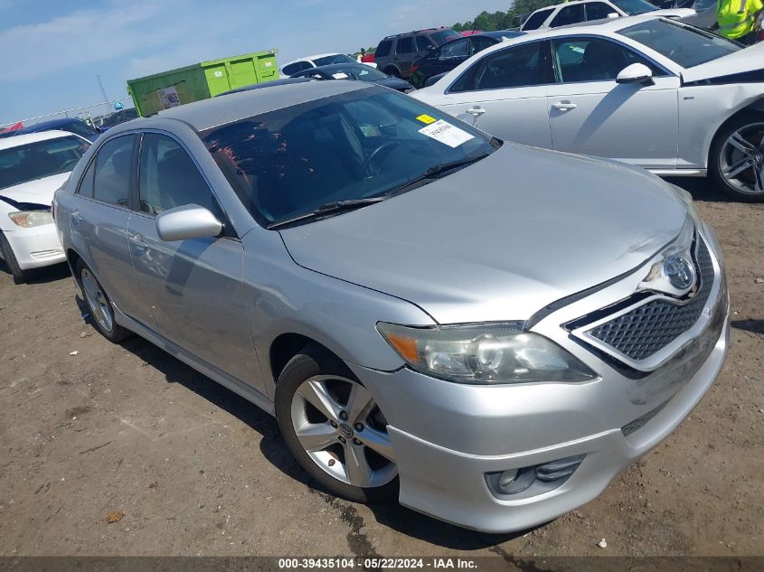 2011 TOYOTA CAMRY SE