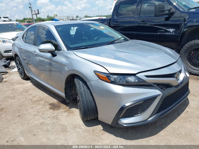 2022 TOYOTA CAMRY SE