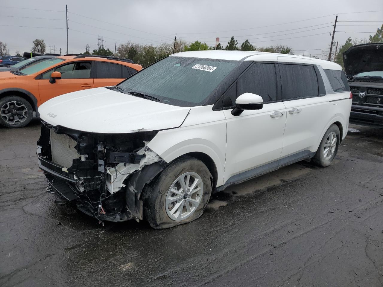 2023 KIA CARNIVAL LX