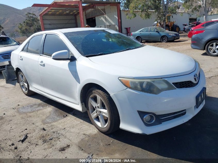 2014 TOYOTA CAMRY SE