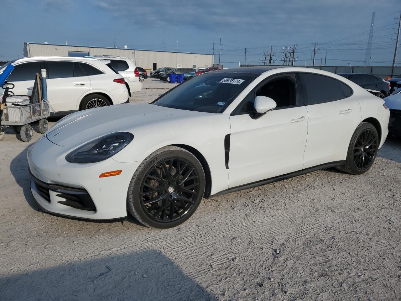 2017 PORSCHE PANAMERA 2