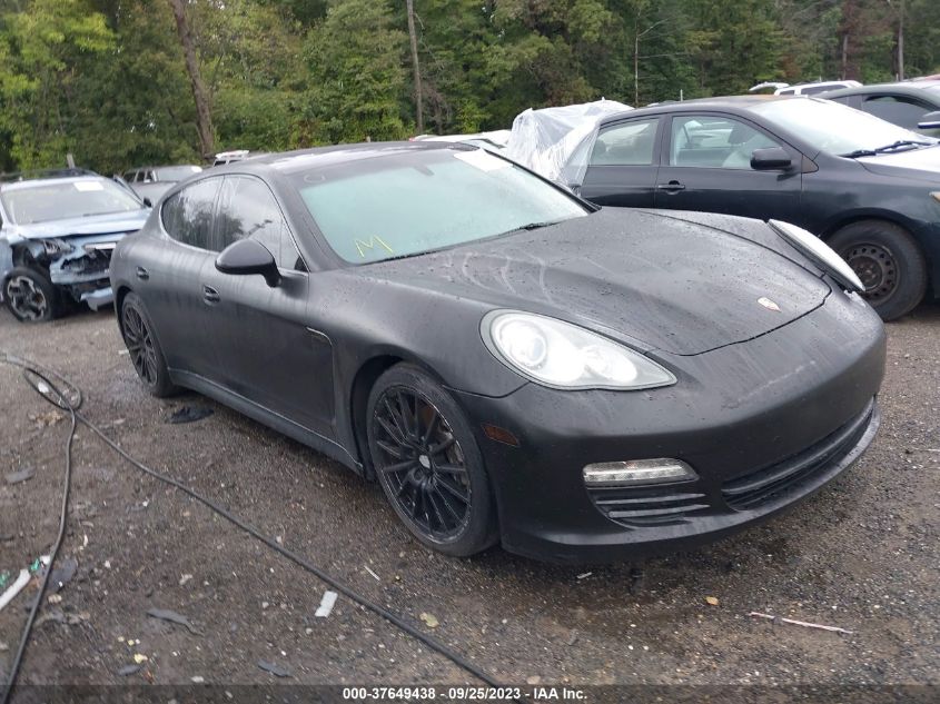 2011 PORSCHE PANAMERA 4