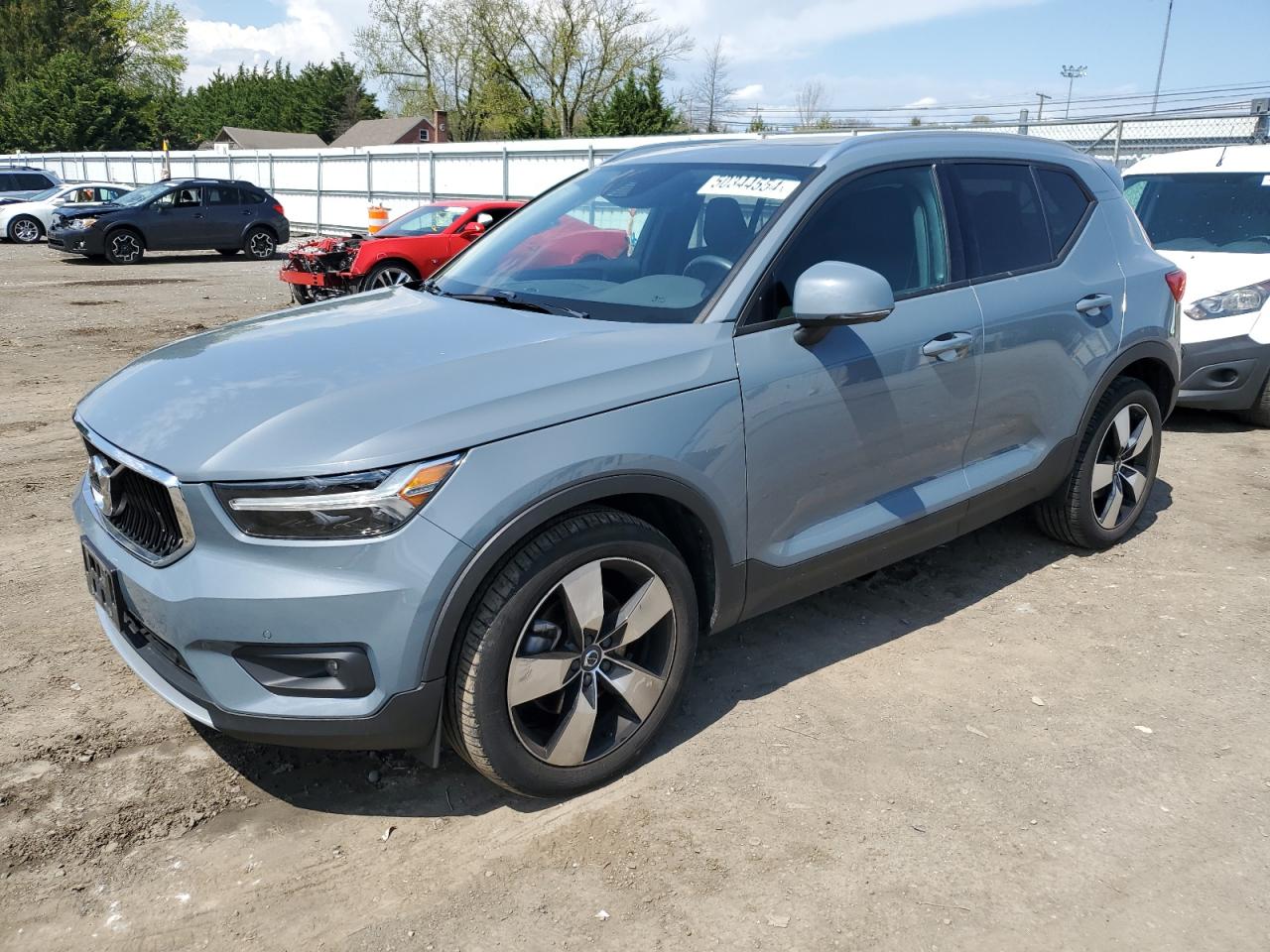 2021 VOLVO XC40 T5 MOMENTUM