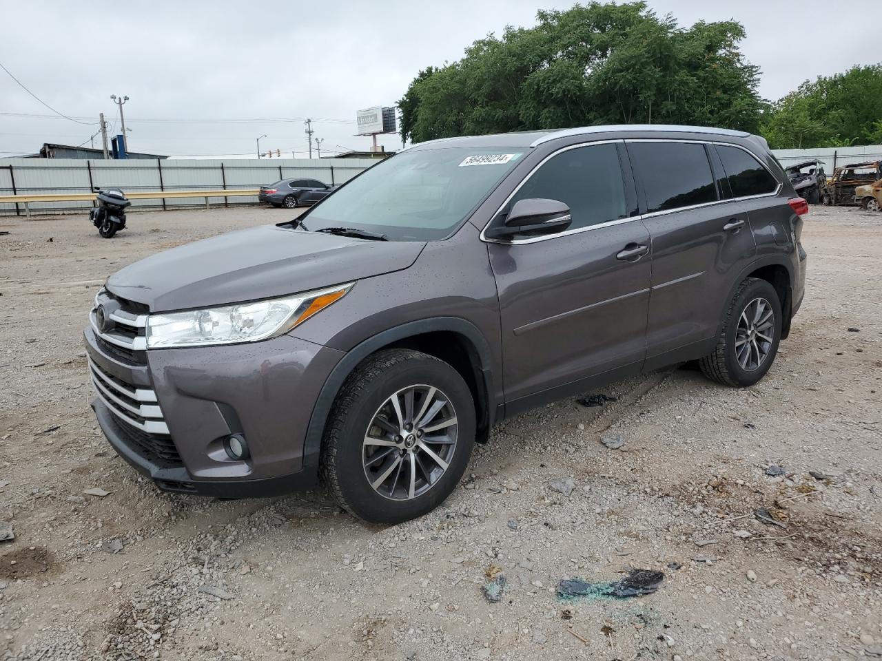 2019 TOYOTA HIGHLANDER SE