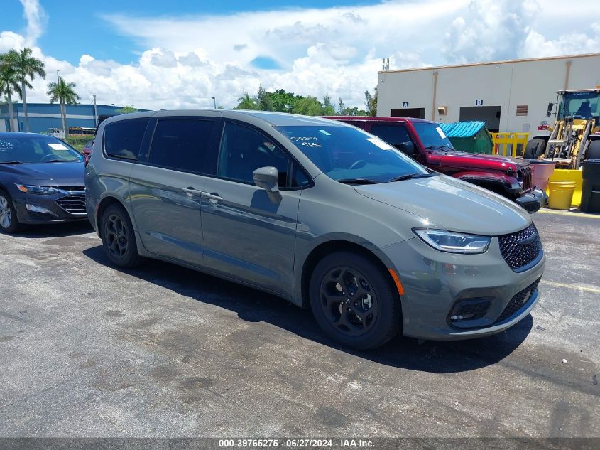 2022 CHRYSLER PACIFICA HYBRID TOURING L