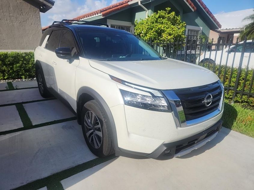 2023 NISSAN PATHFINDER SL