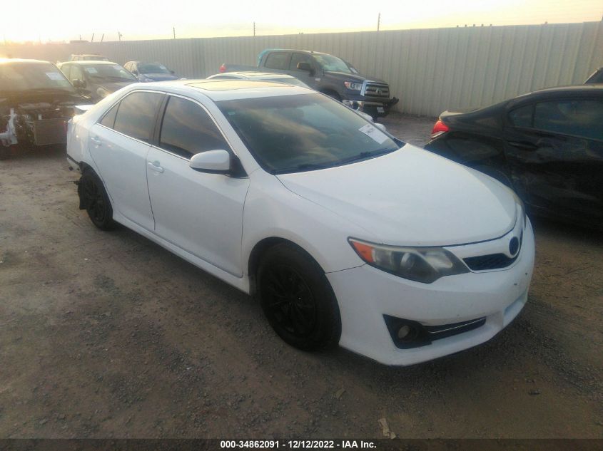 2014 TOYOTA CAMRY SE