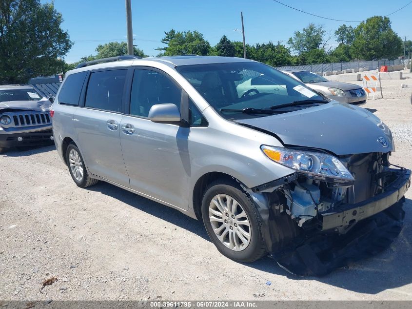 2017 TOYOTA SIENNA XLE PREMIUM 8 PASSENGER