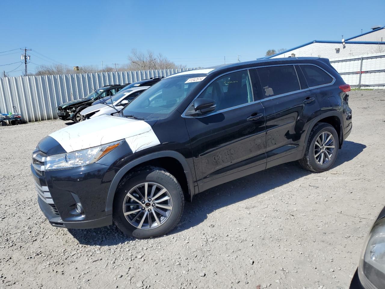 2019 TOYOTA HIGHLANDER SE