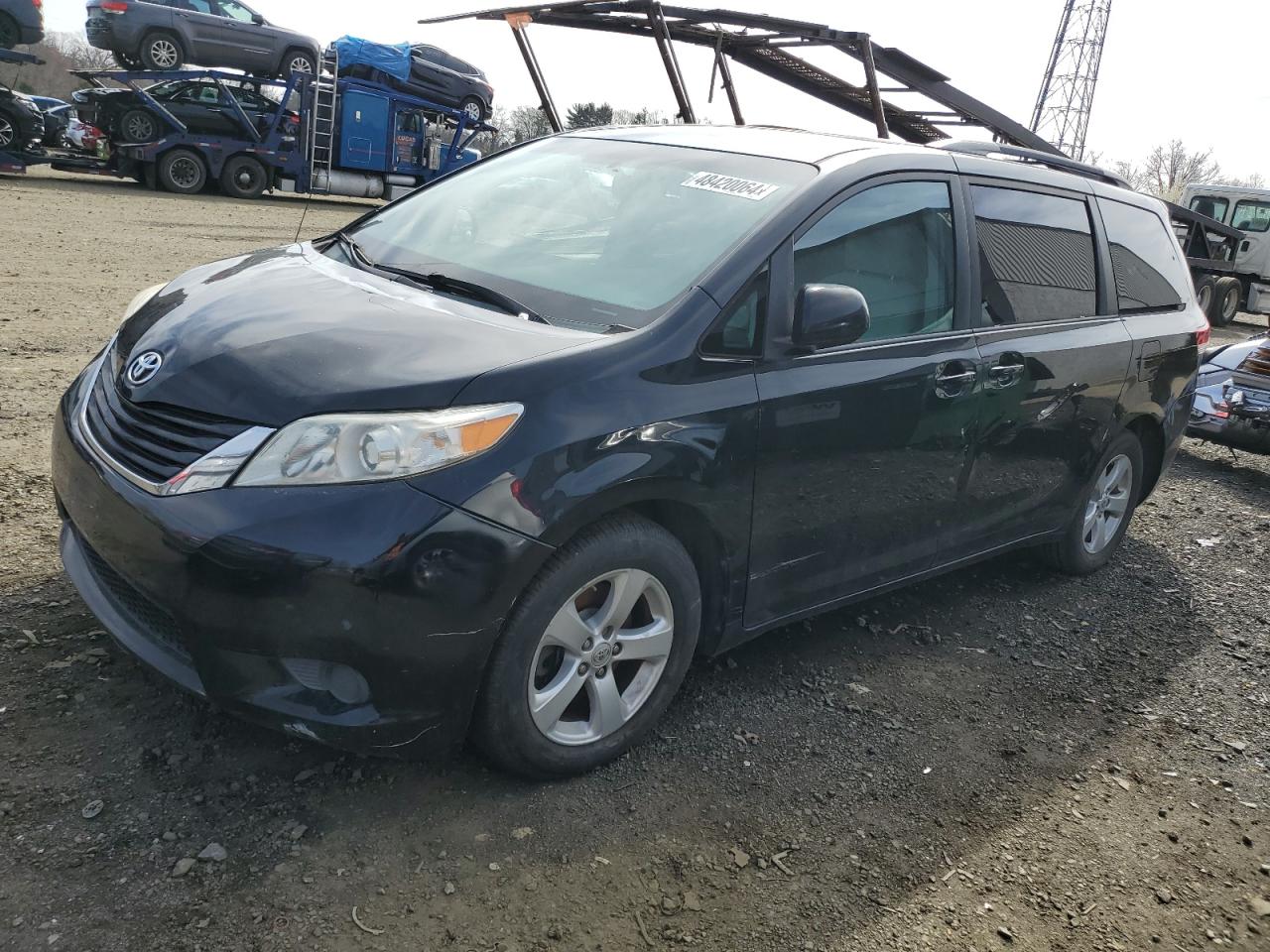 2011 TOYOTA SIENNA LE