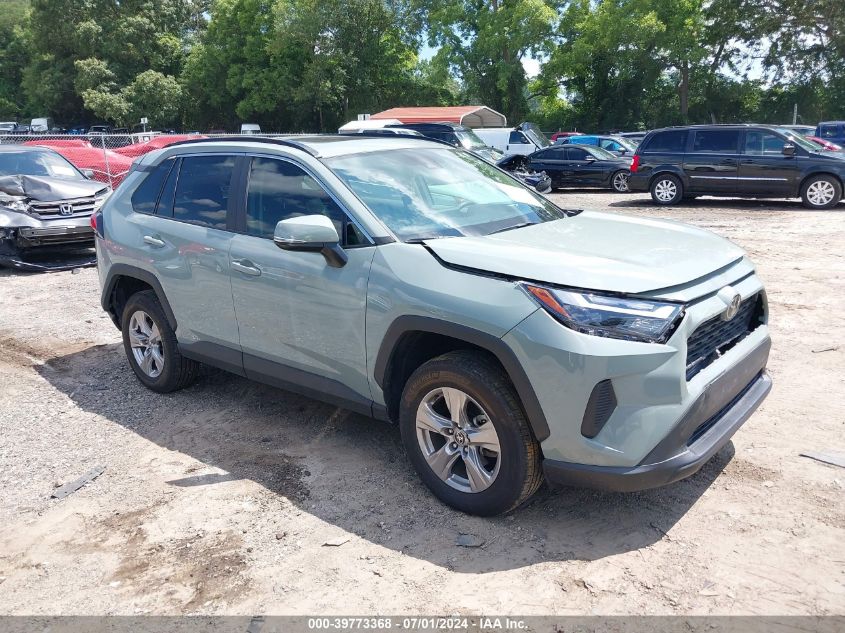 2022 TOYOTA RAV4 XLE