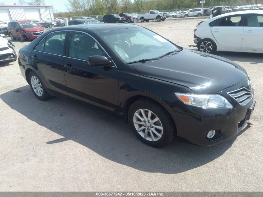 2011 TOYOTA CAMRY XLE V6