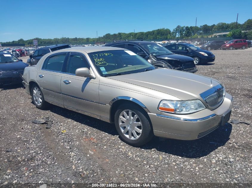 2010 LINCOLN TOWN CAR SIGNATURE LIMITED