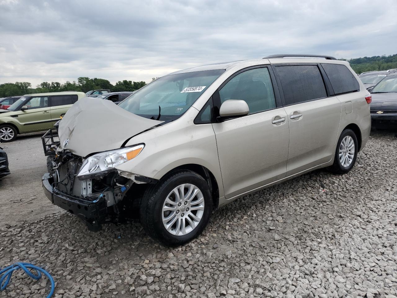 2015 TOYOTA SIENNA XLE