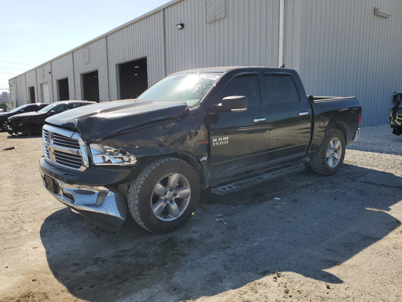 2017 RAM 1500 SLT