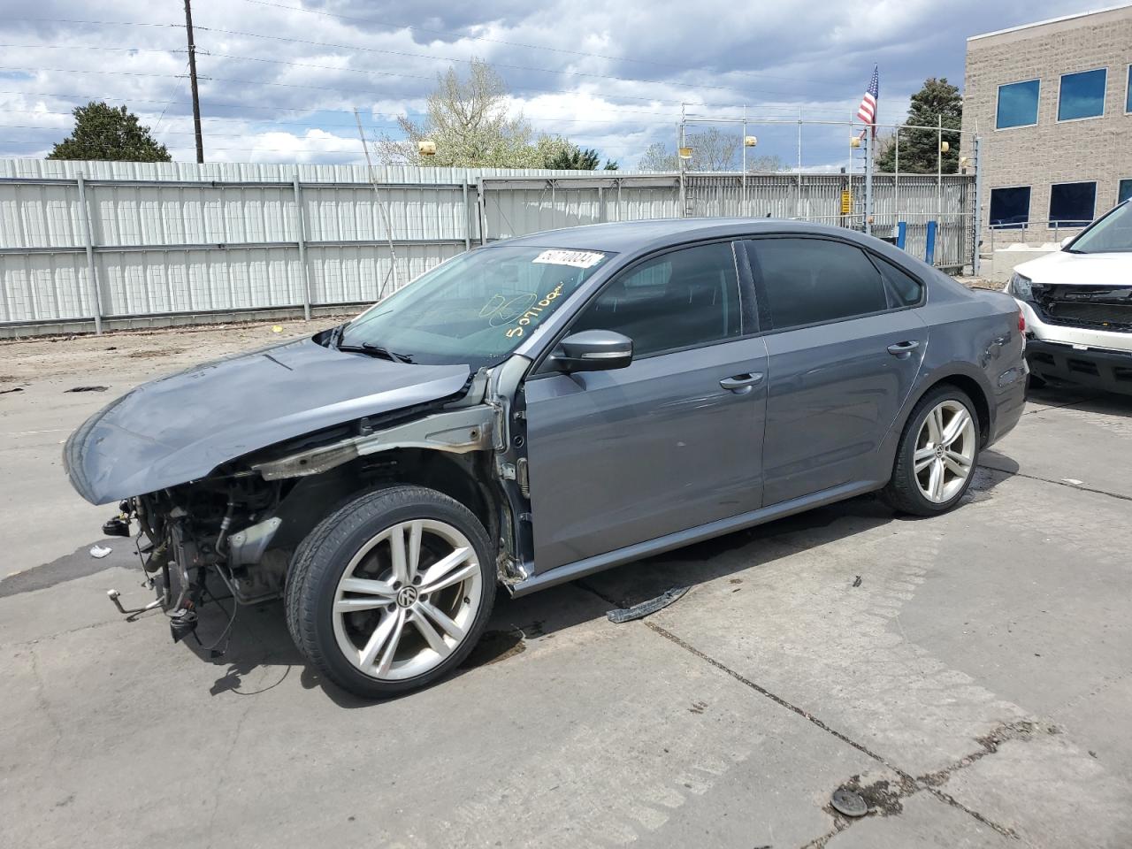 2013 VOLKSWAGEN PASSAT S