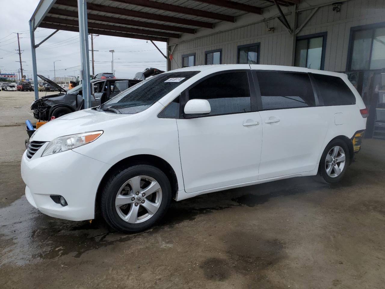 2014 TOYOTA SIENNA