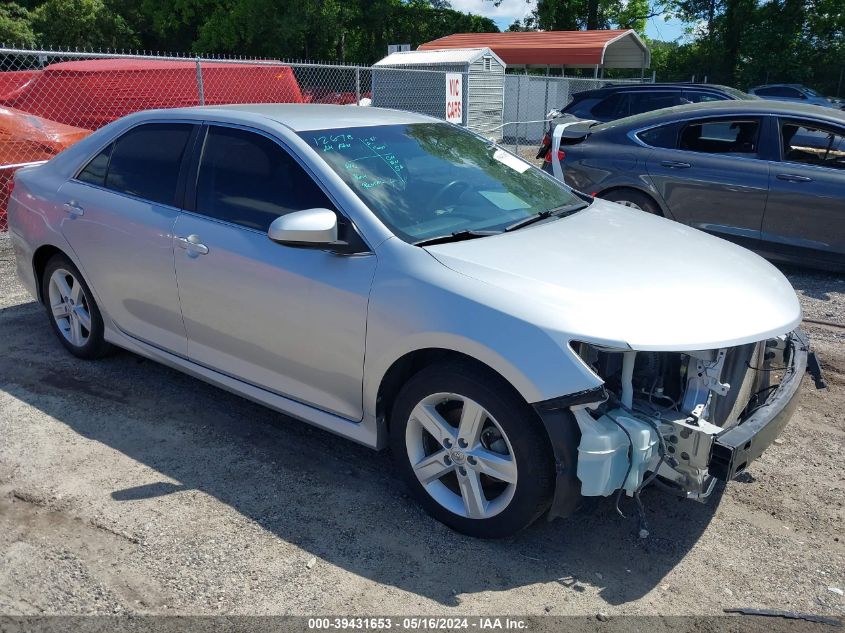 2014 TOYOTA CAMRY SE