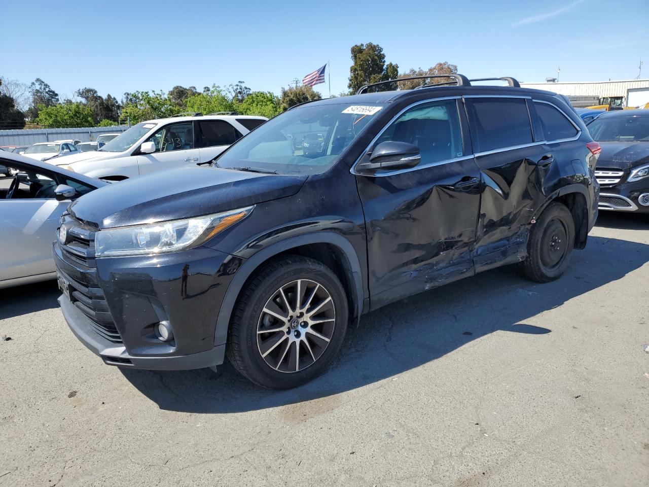 2017 TOYOTA HIGHLANDER SE