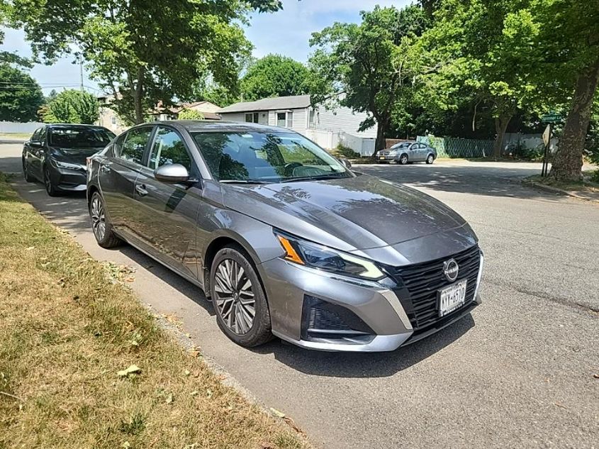 2023 NISSAN ALTIMA SV