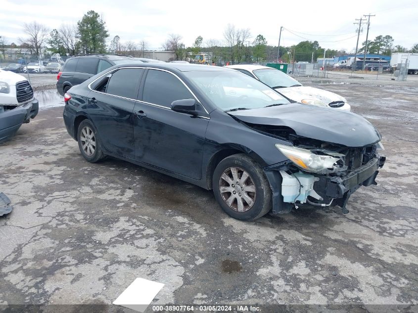 2015 TOYOTA CAMRY SE