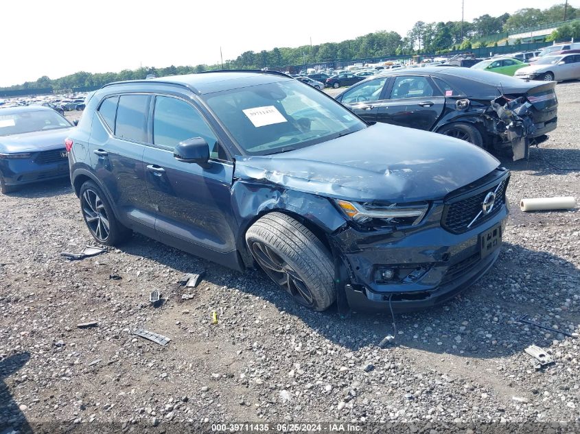 2022 VOLVO XC40 T5 R-DESIGN