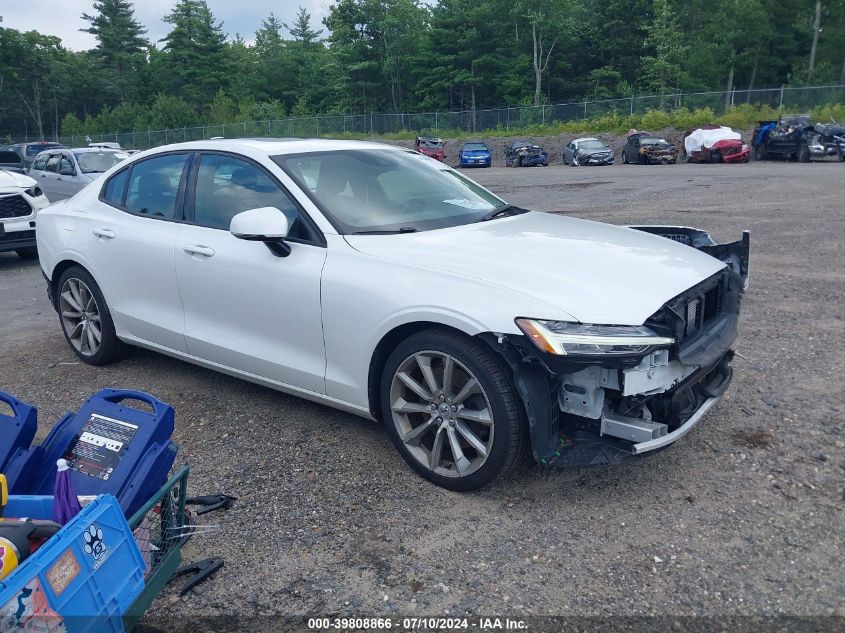 2021 VOLVO S60 T6 MOMENTUM