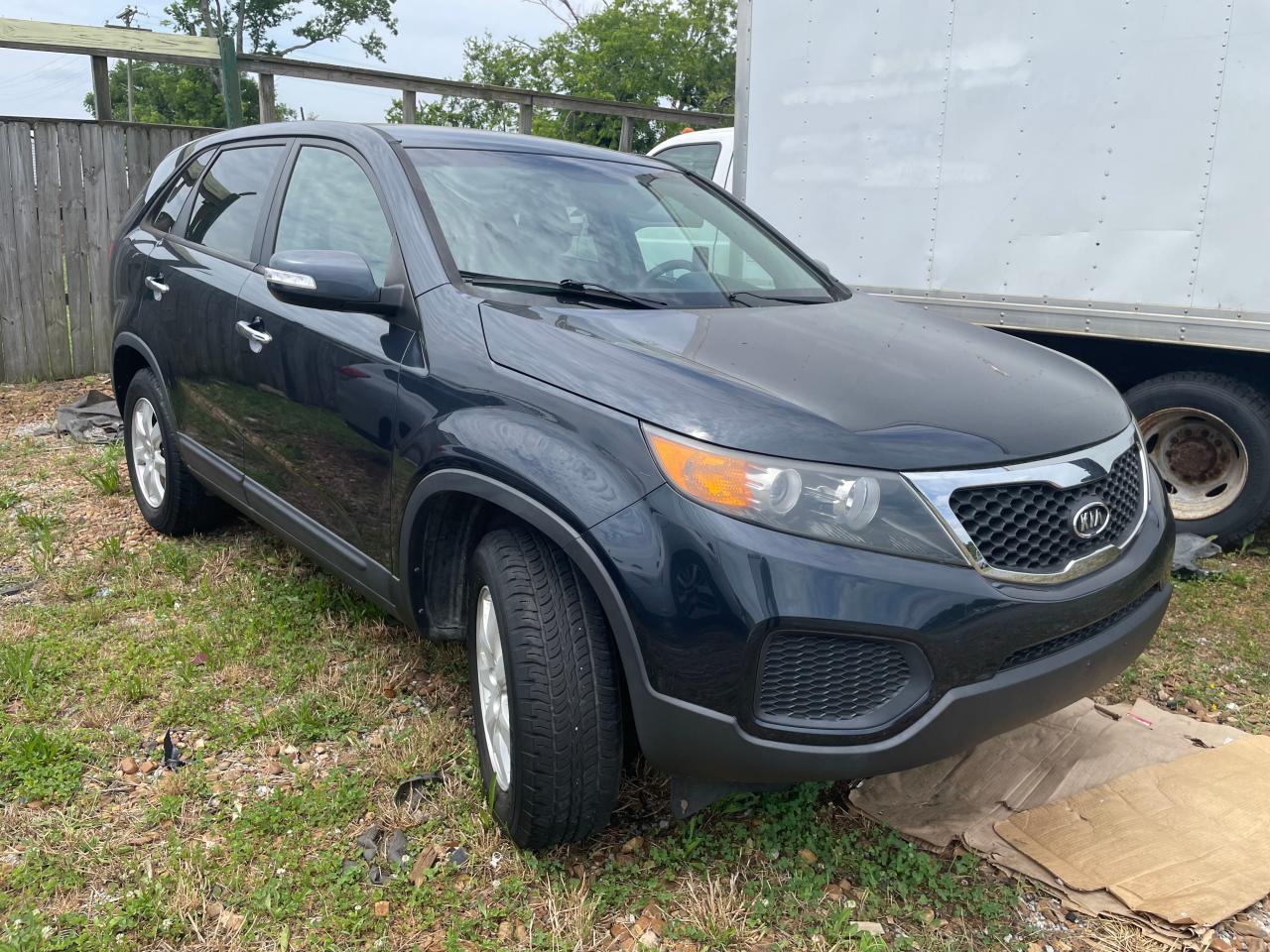 2013 KIA SORENTO LX