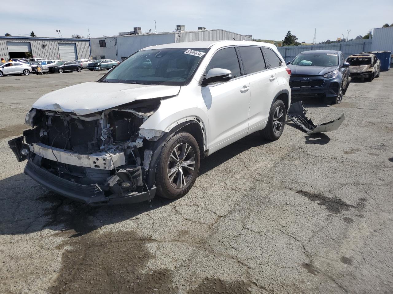 2017 TOYOTA HIGHLANDER LE