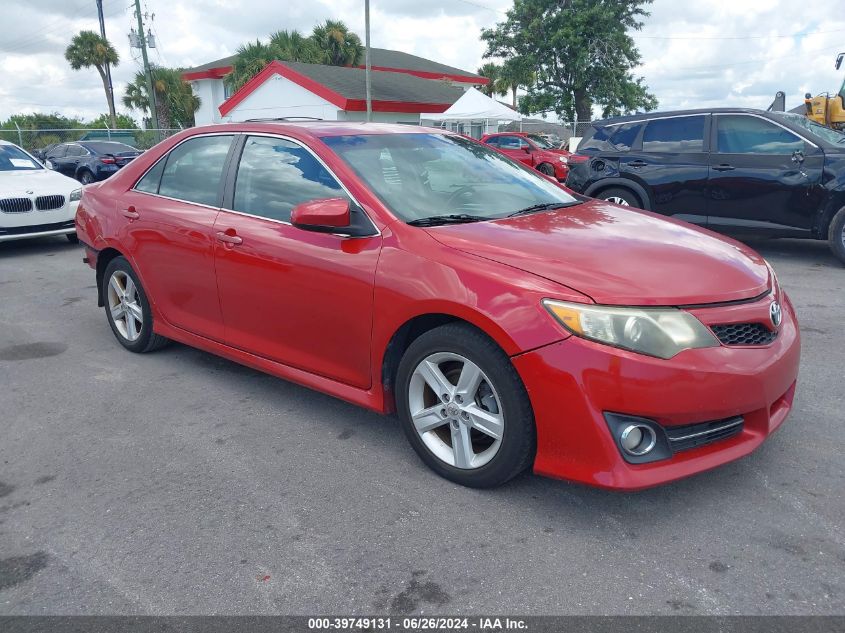 2014 TOYOTA CAMRY SE