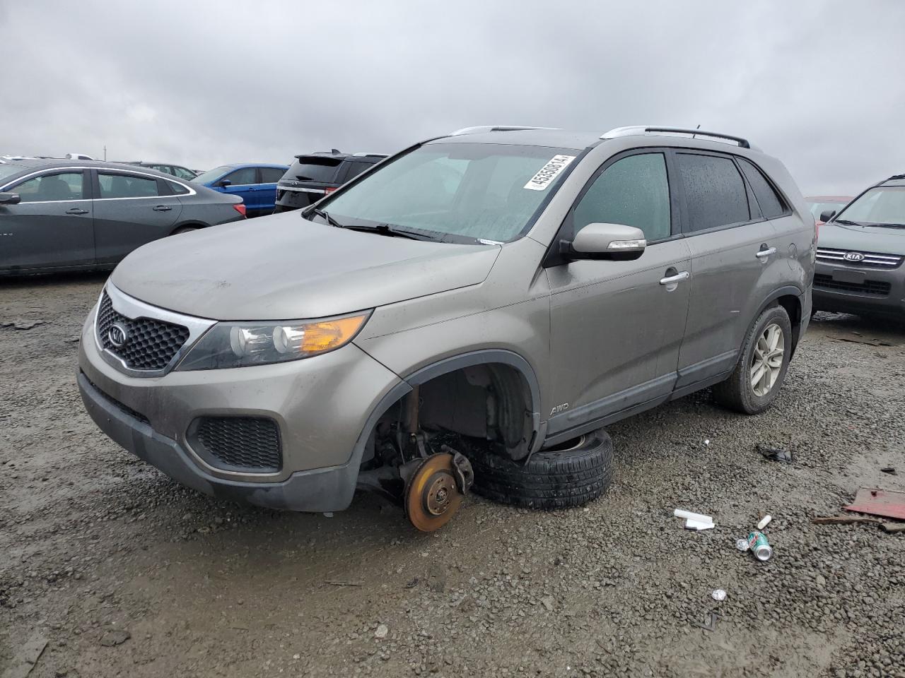 2013 KIA SORENTO LX