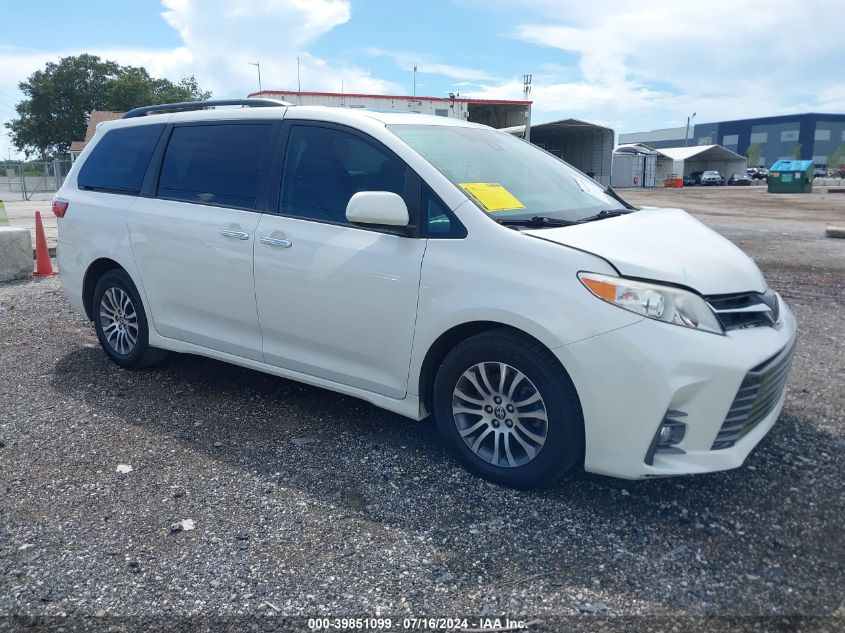 2020 TOYOTA SIENNA XLE