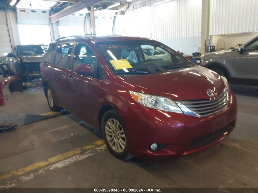 2017 TOYOTA SIENNA XLE PREMIUM 8 PASSENGER