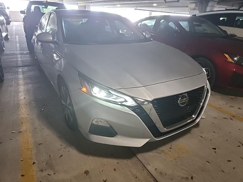 2022 NISSAN ALTIMA SV