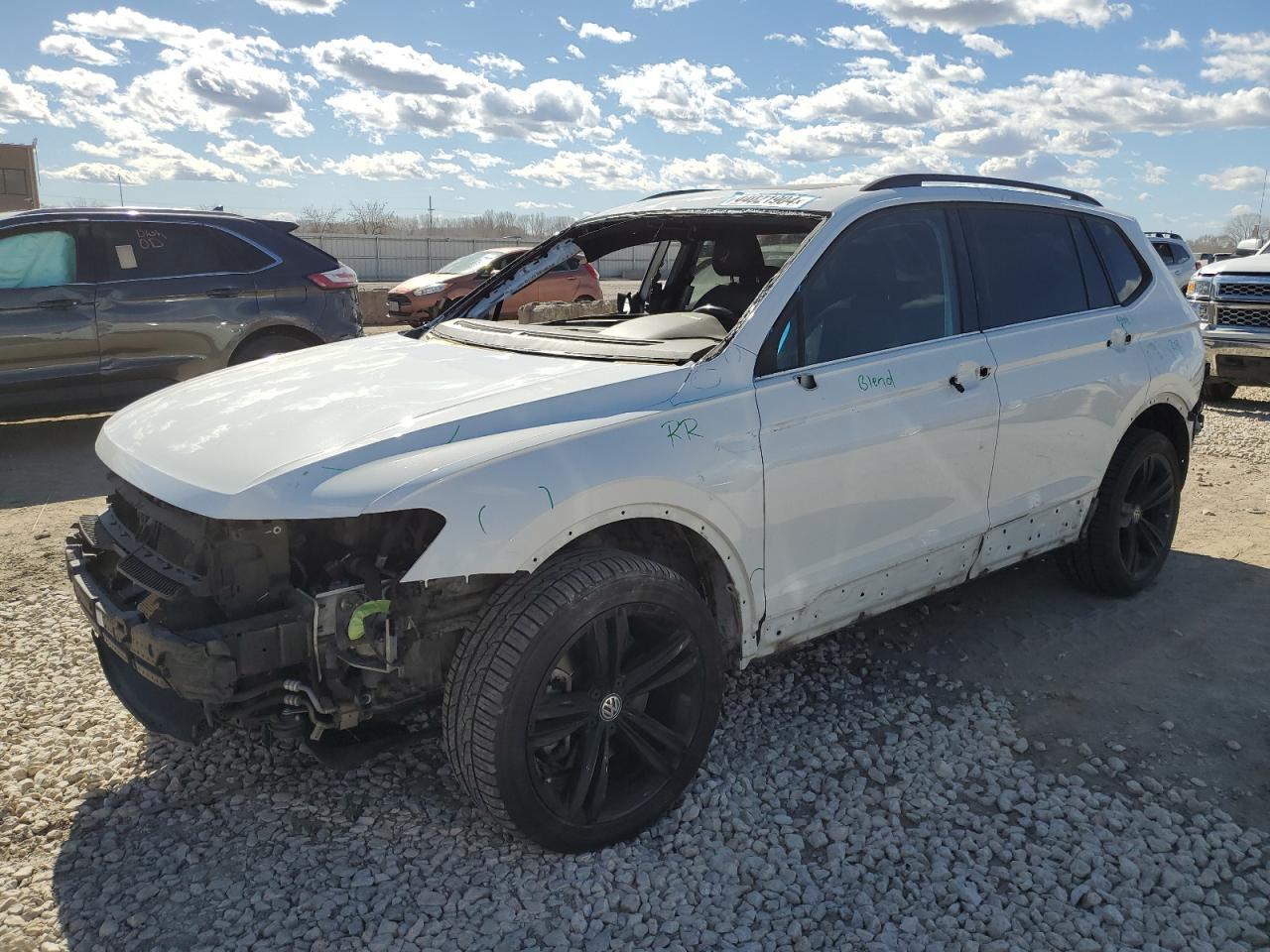 2019 VOLKSWAGEN TIGUAN SE