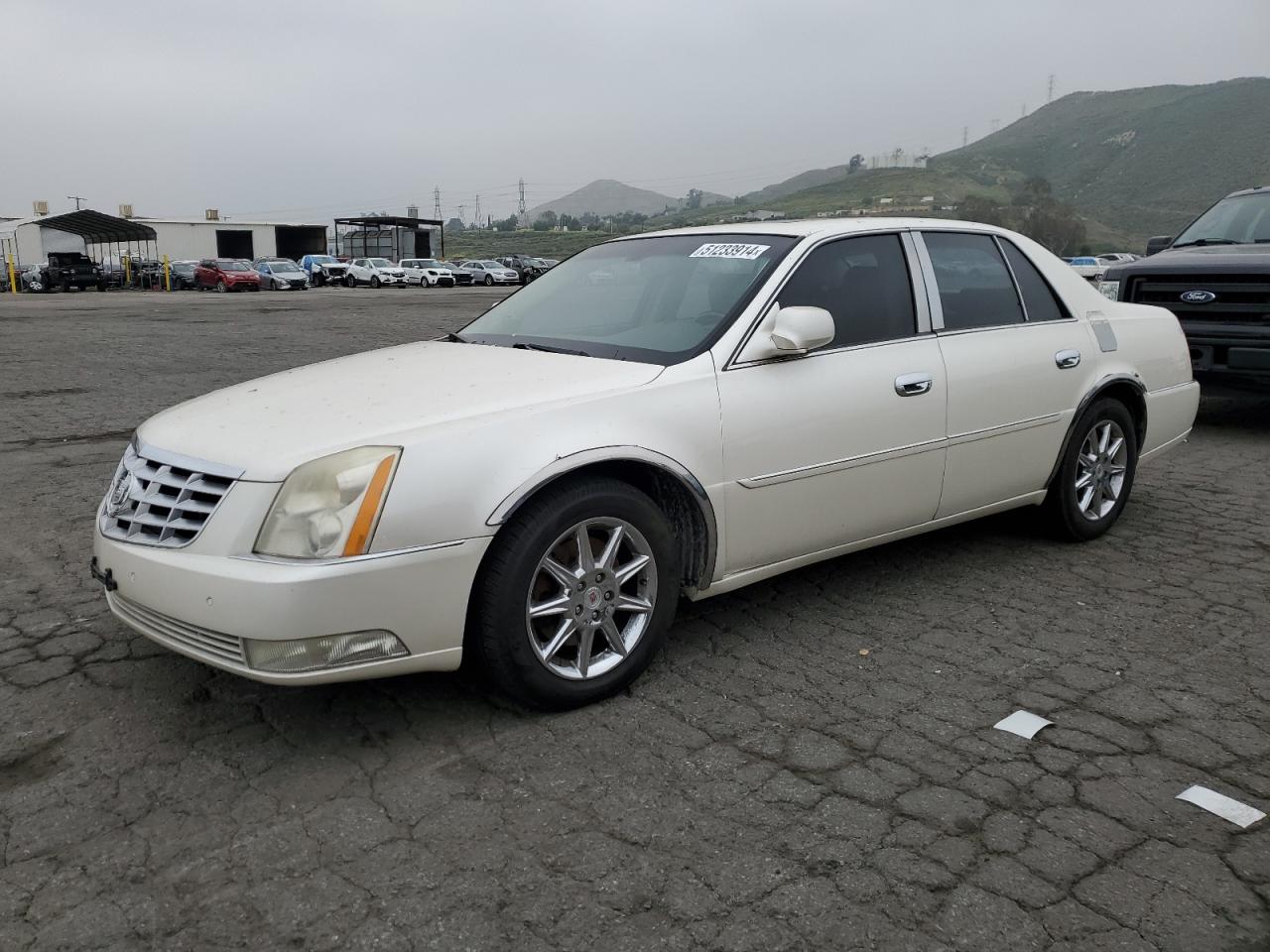 2011 CADILLAC DTS LUXURY COLLECTION