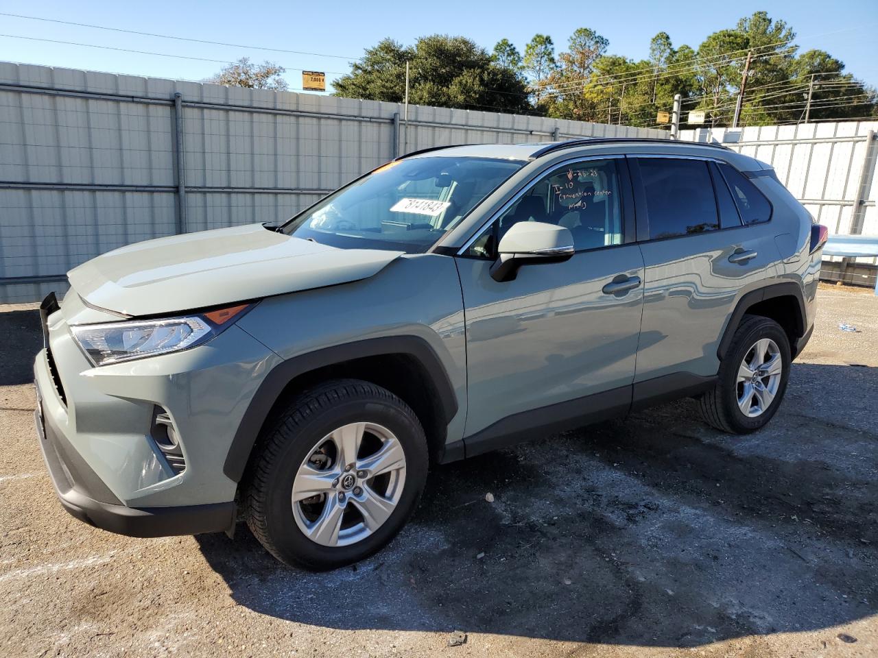 2019 TOYOTA RAV4 XLE