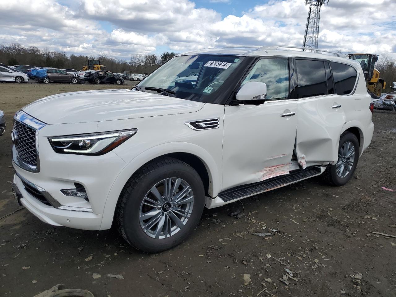 2022 INFINITI QX80 LUXE