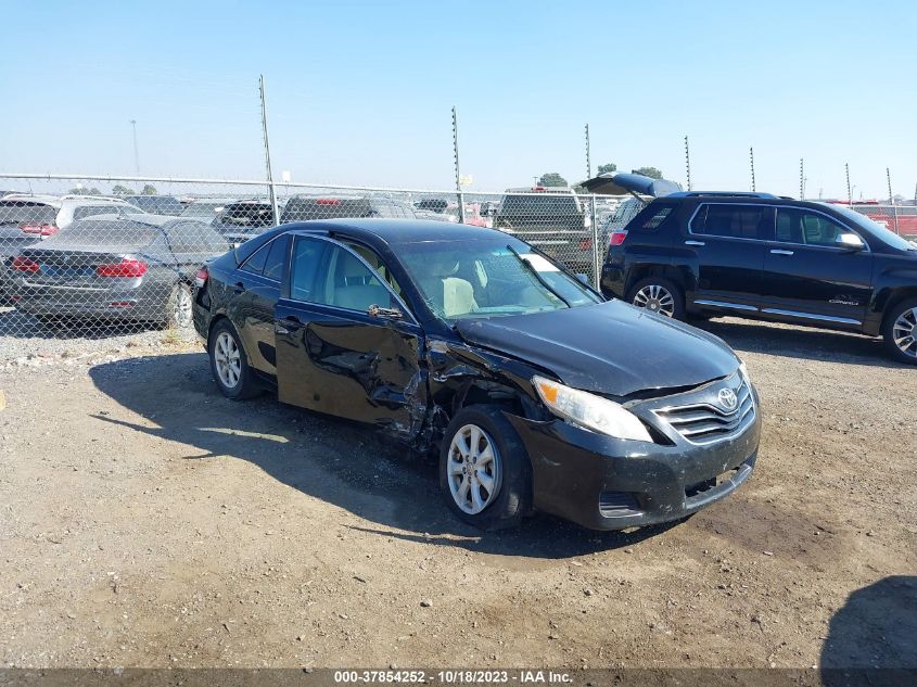 2011 TOYOTA CAMRY LE