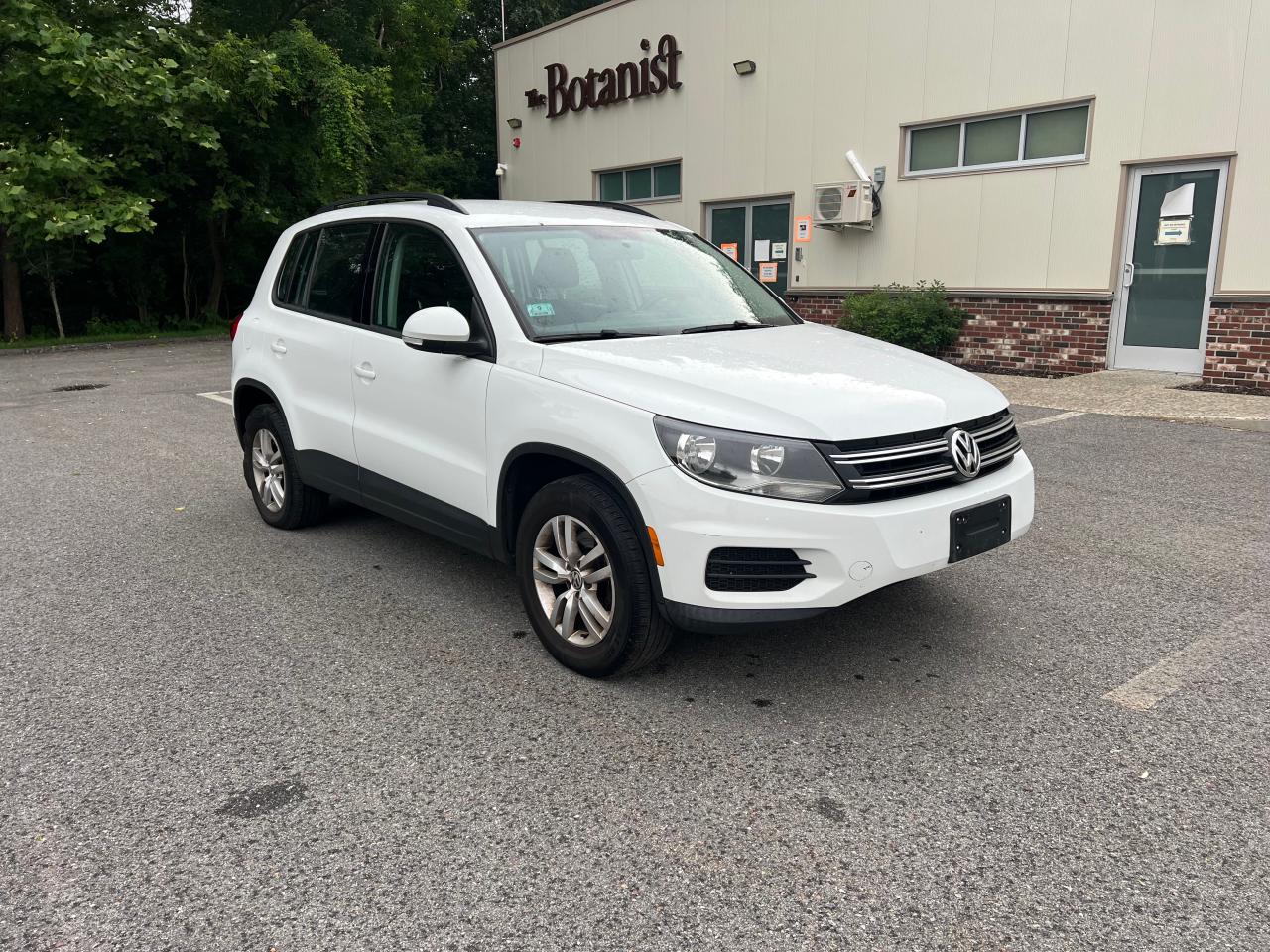 2015 VOLKSWAGEN TIGUAN S