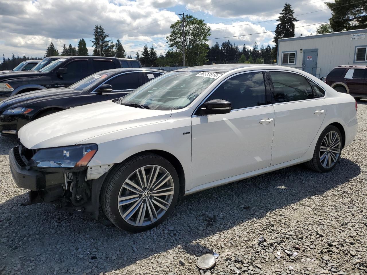 2015 VOLKSWAGEN PASSAT SE